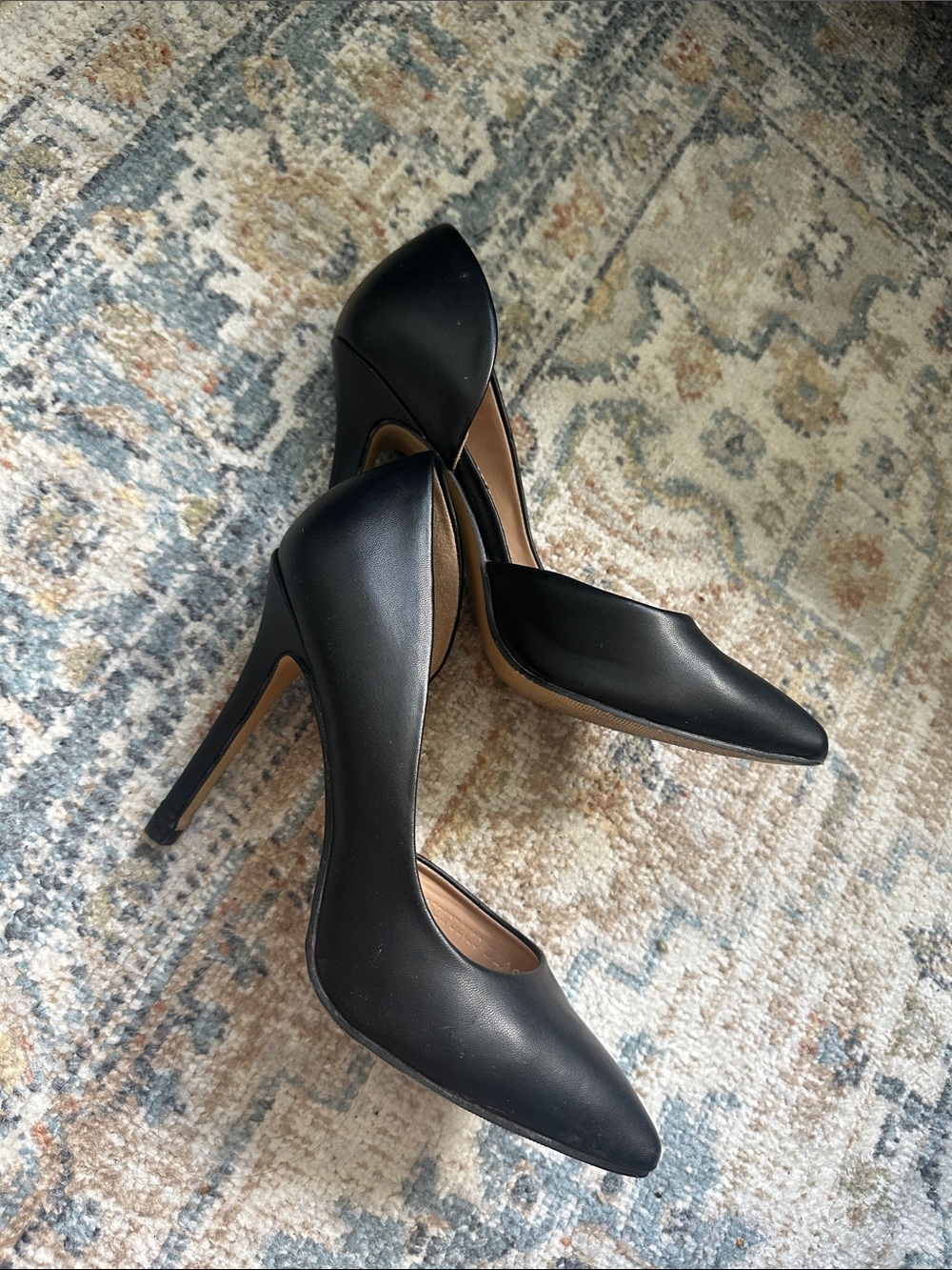 Women's Black Pointed-Toe D'Orsay Stiletto Heels - Picture 6 of 6